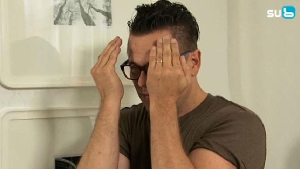 Teuvo Loman kauhistuu kaameaa makuuhuonetta..