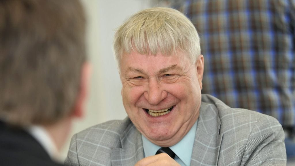 Sanoittaja Vexi Salmi täyttää perjantaina 70 vuotta.