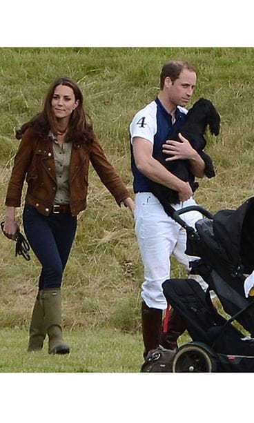 Katen ja Williamin mukana oli muyös perheen lemmikkikoira.