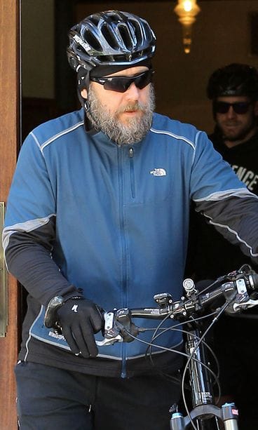 Russell Crowe näytti huomattavasti ikäistään vanhemmalta.