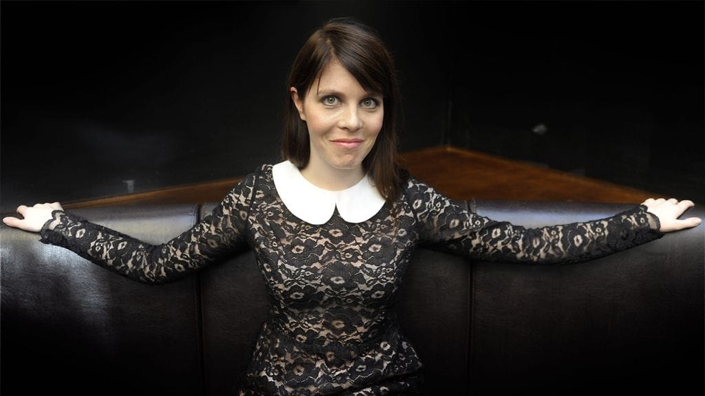 Riikka Pulkkinen hyväksyy vertailun Sofi Oksaseen.