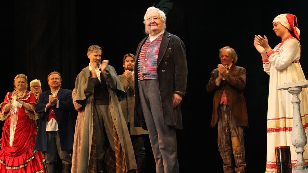 Lasse Pöysti hyvästeli teatterilavat lauantaina 27.10.2012.