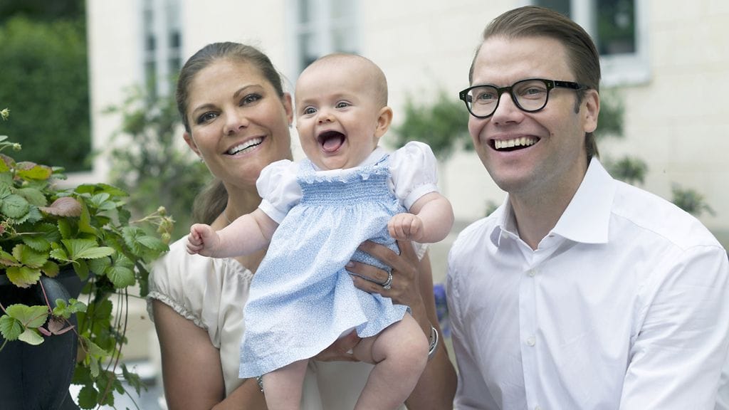 Kruununprinsessa Victoria, prinssi Daniel ja prinsessa Estelle.