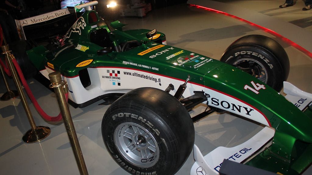 F1-auto tuotiin paikan päälle.