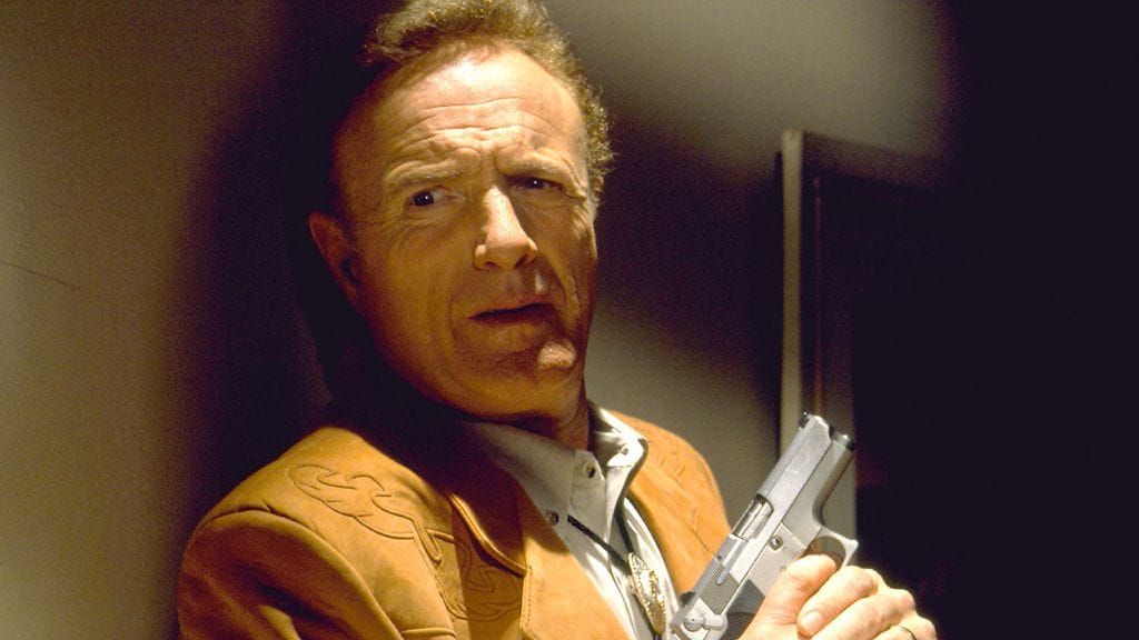 James Caania vaivasivat sydänongelmat.