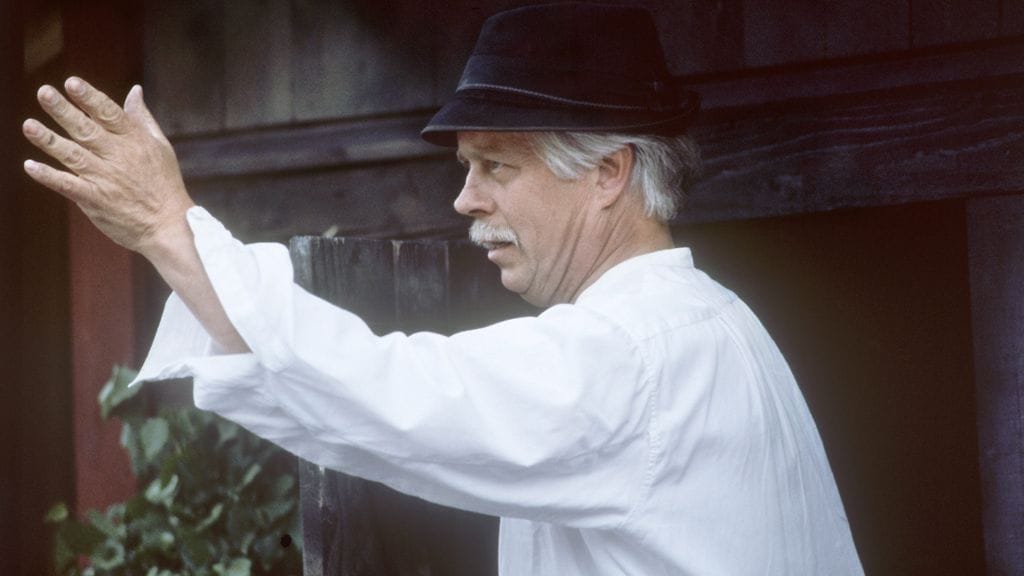 Simo Salminen oli myös kädentaitoinen. Alkuperäinen Venla-patsas oli hänen käsialaansa.