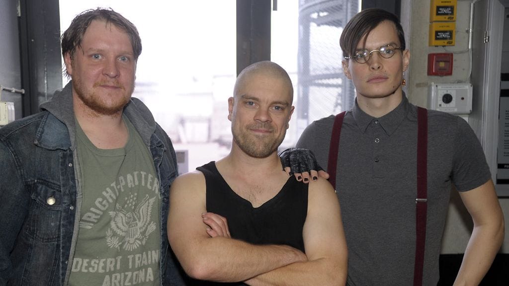 Näyttelijät Santtu Karvonen, Joonas Saartamo ja Johannes Holopainen Juoppohullun päiväkirja -elokuvan kuvauksissa.