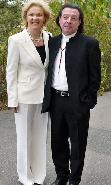 Paula Nummela ja Kirka vuonna 2002.