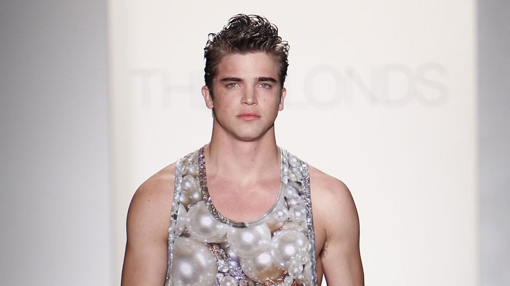 River Viiperi nousi heittämällä julkkikseksi seurustelunsa vuoksi.