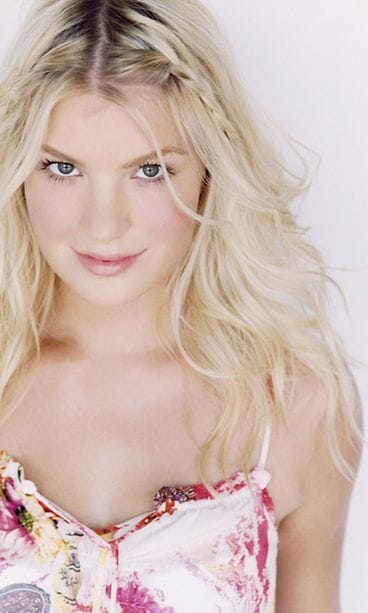 Pia Pakarinen keväällä 2012.