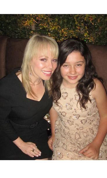 Kristina Duff ja Amara Miller, joka näyttelee George Clooneyn tytärtä Oscar-nominoidussa filmissä The Descendants.