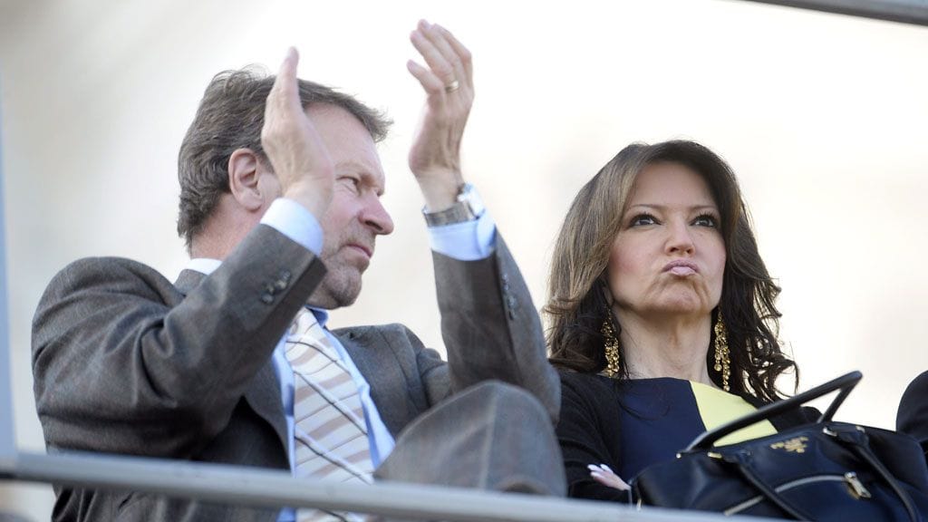 Ilkka Kanerva ja Elina Kiikko viihtyivät Senaatintorilla.