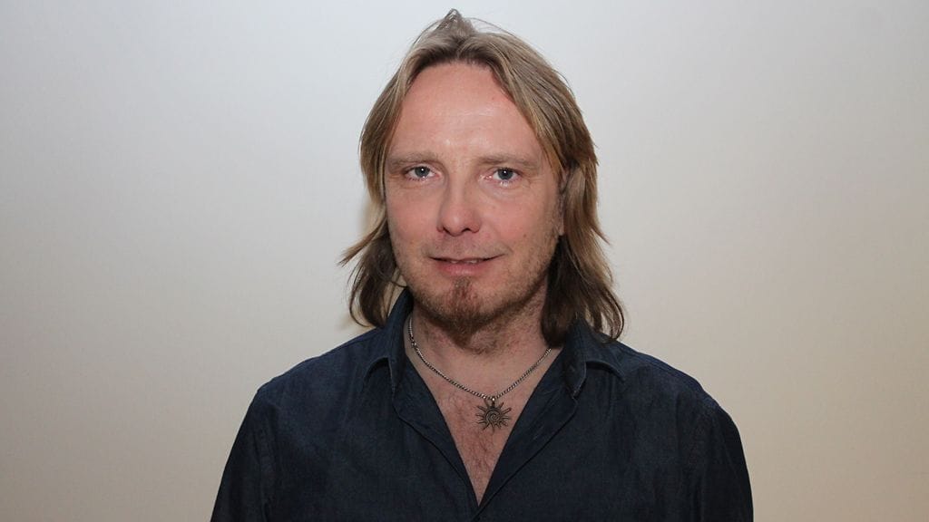 Elonkerjuun kitaristi Simo Ralli.