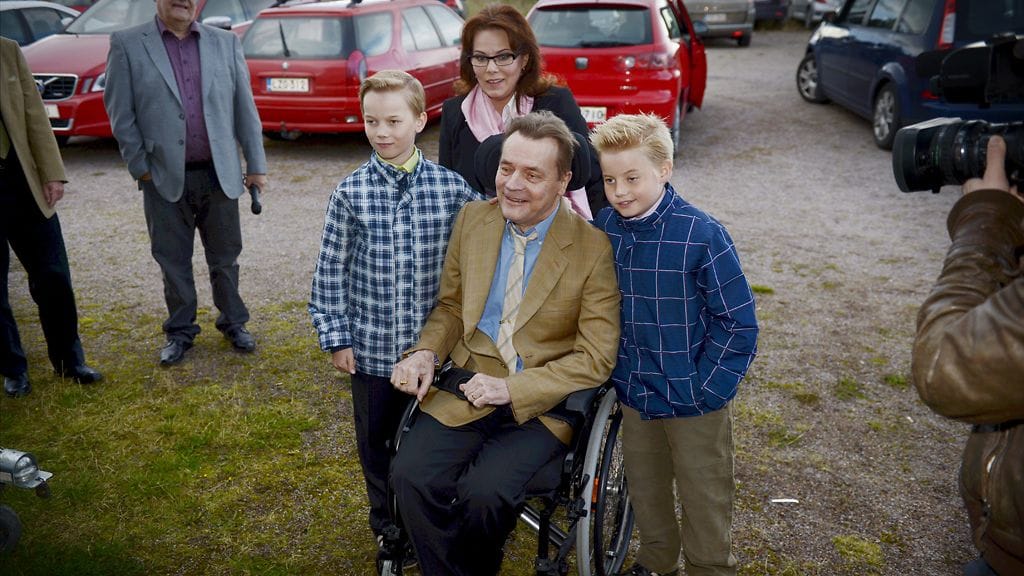 Timo T.A. Mikkonen perheineen.