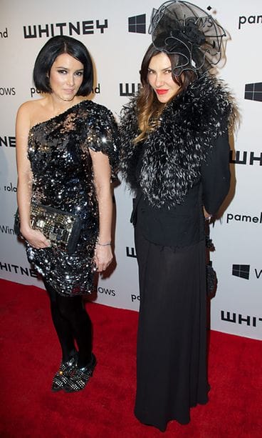 Sara La Fountain ja Tina Antoniades edustivat gaalassa New Yorkissa.