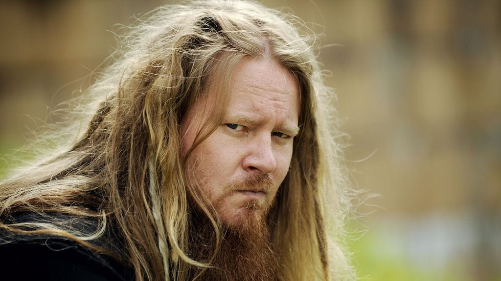 Kotiteollisuuden Hynynen antaa faneille mahdollisuuden kuumottaa.