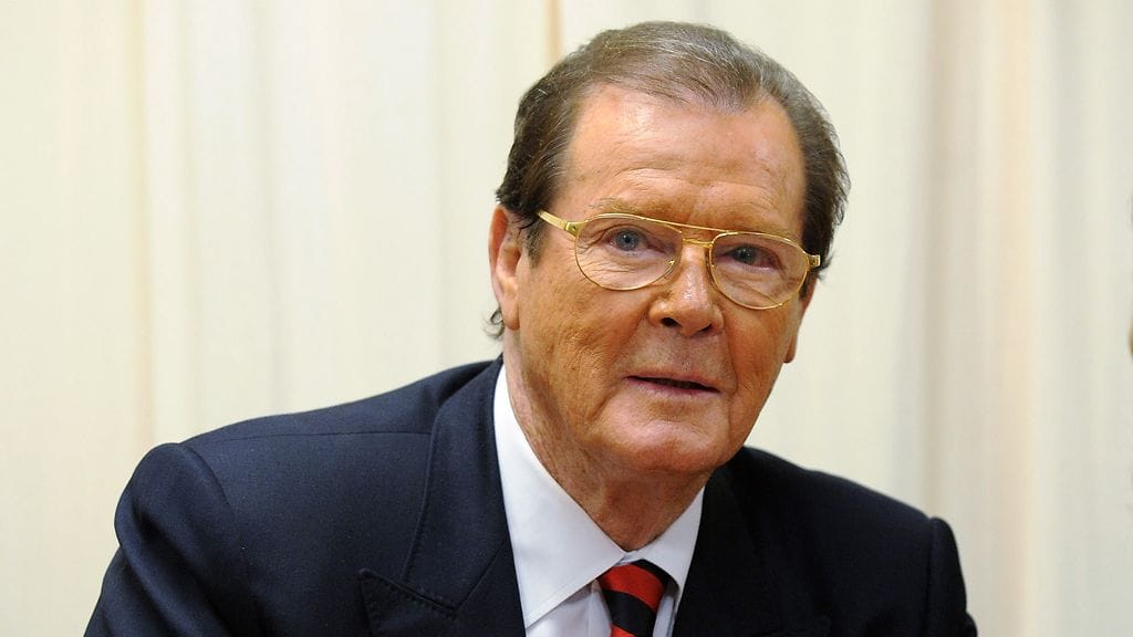 Roger Moore on kokenut kaksi väkivaltaista avioliittoa.