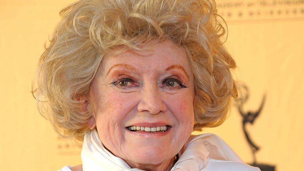 Phyllis Diller menehtyi 95-vuotiaana.