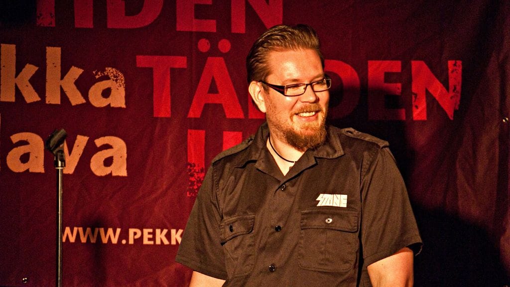 Stand up -koomikko Pekka Jalava menehtyi 25. tammikuuta 2012.