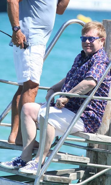 Elton John on ihastunut Marimekon converseihin.