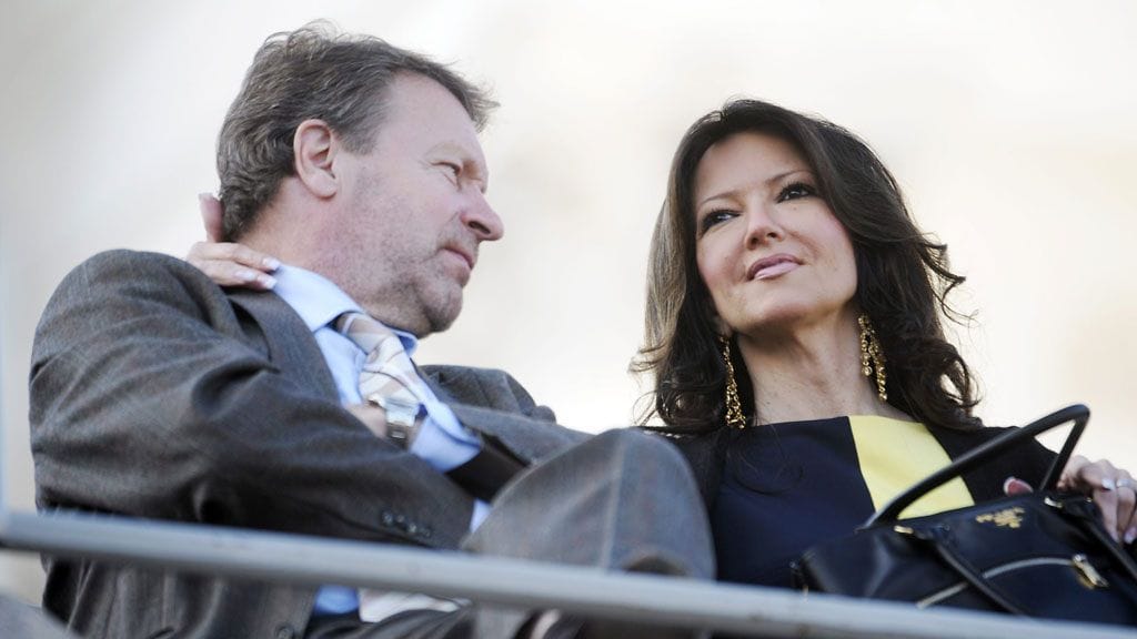 Ilkka Kanerva ja Elina Kiikko Senaatintorilla.