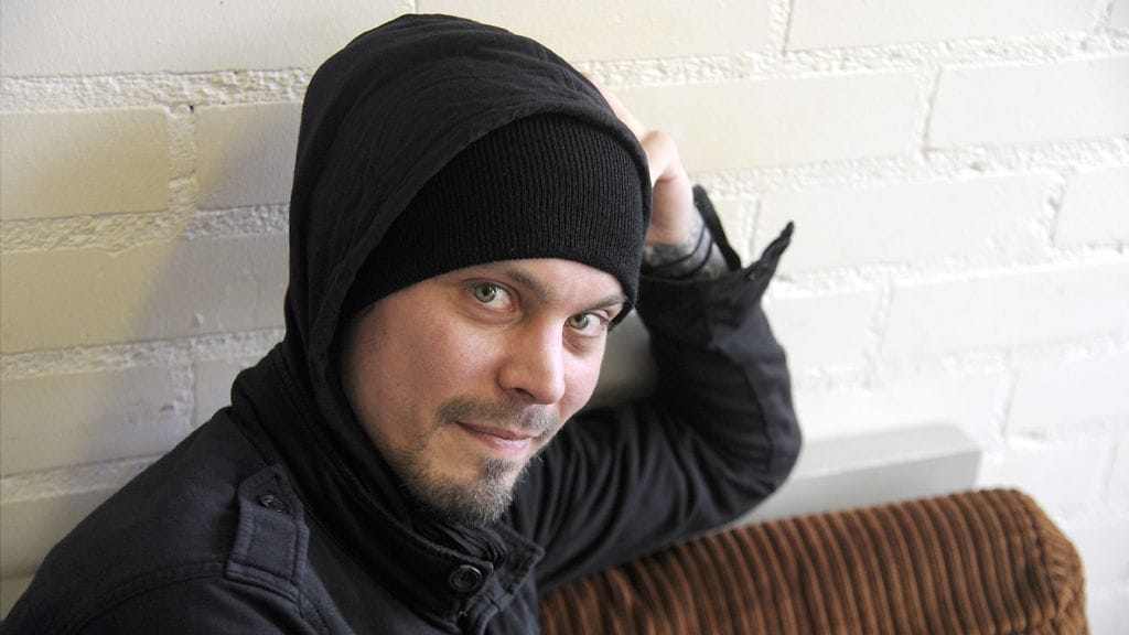 Ville Valolla yhtyeineen on kolme levy-yhtiötä.