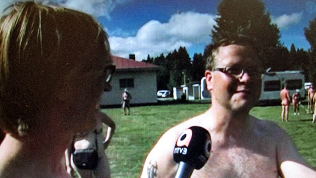 Mika Tommola haastatteli Suomen naturistiliiton puheenjohtajaa Juha Jonssonia.