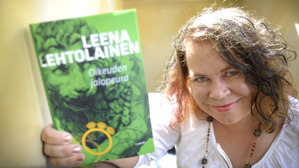 Leena Lehtolaisen Oikeuden jalopeura julkaistiin 11. elokuuta.