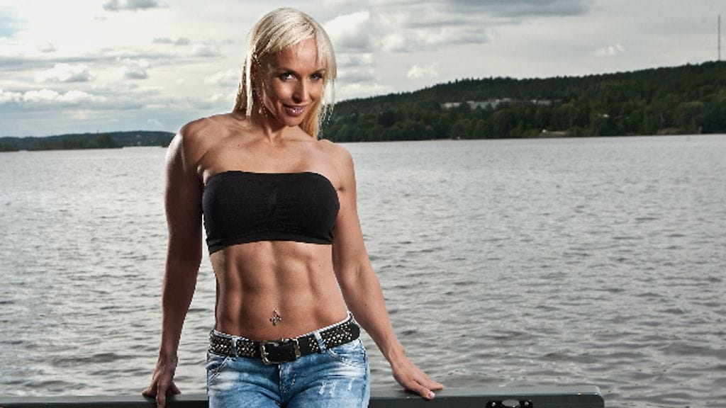 Jutta Gustafsberg on upea fitness-kaunotar. Kuvaaja: 50 Photopgraphy/ Juha Laine