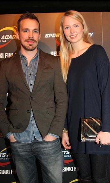 Mikaela Wulff edusti rennossa tyylissä.