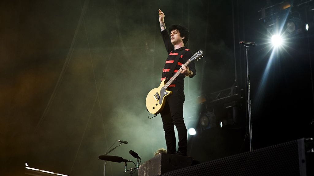 Green Dayn Billy Joe Armstrong lavalla Helsingissä.