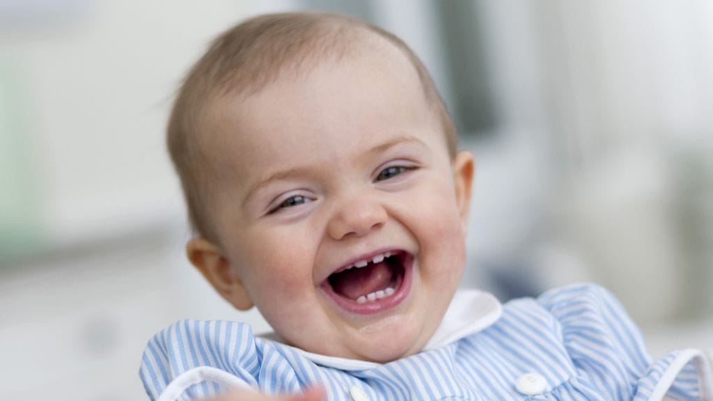 Estelle juhlii ensimmäistä syntymäpäiväänsä.