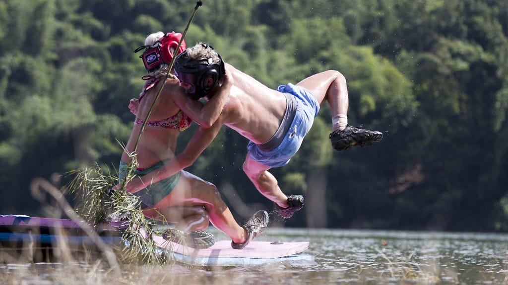 Anna ja Niko painiottelussa.