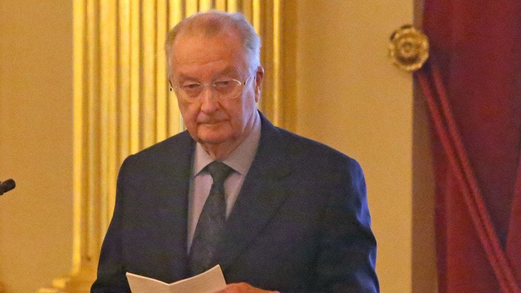 Belgian kuningas Albert II luopuu kruunustaan.