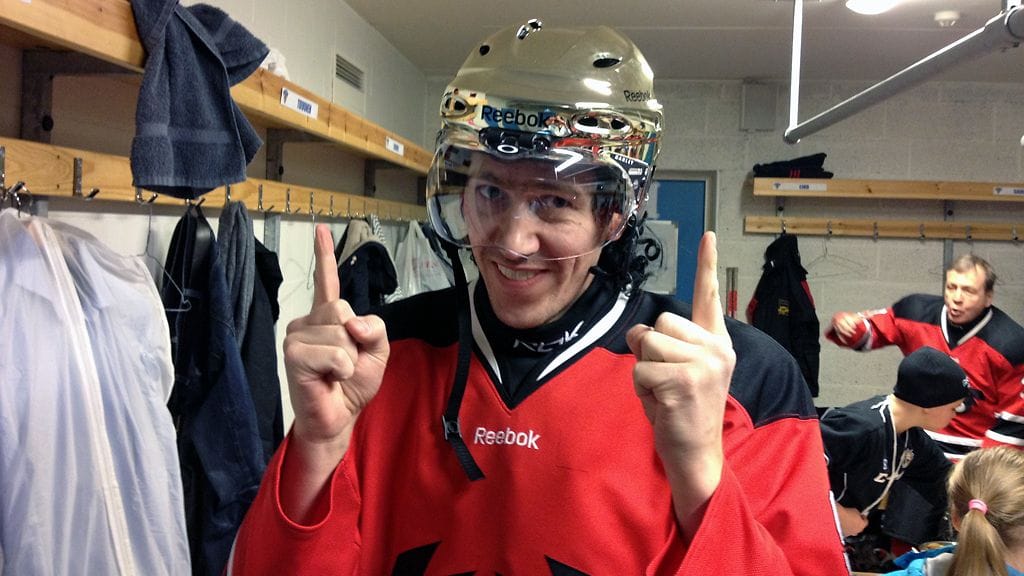 Uhh, ihhana! Karim pukuhuoneessa.