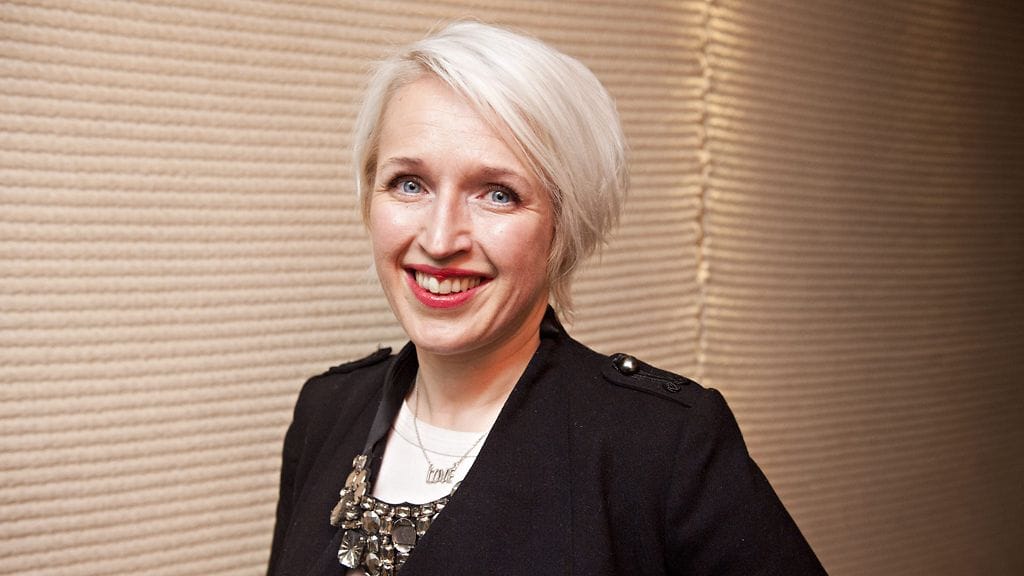 Anna Perho palkittiin vuoden radiojuontajana Radiogaalassa 2016.