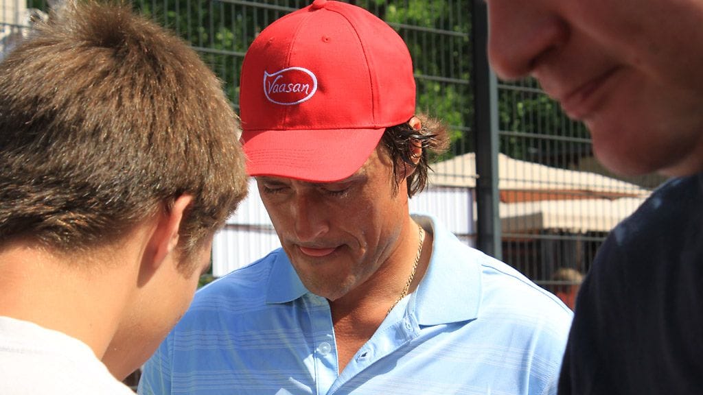 Teemu Selänne jakoi nimmareita Bermuda-turnauksessa.