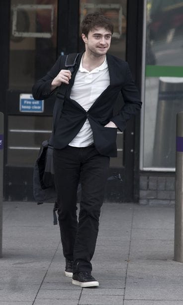 Daniel Radcliffe lentokentällä Lontoossa 28.4.2013.