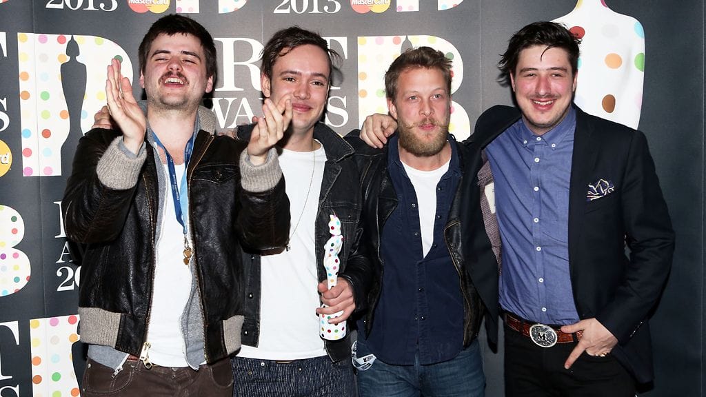 Mumford & Sons: Winston Marshall (vas.), Ben Lovett, Ted Dwane ja Marcus Mumford.