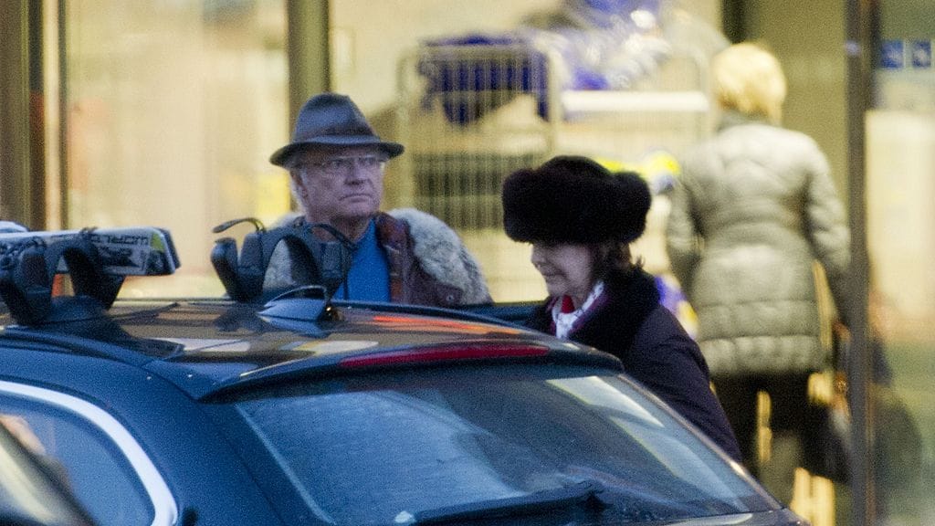 Kalle ja Silvia ostoksilla.