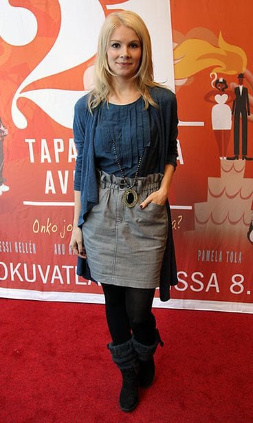 Näyttelijä Pamela Tola myöntää olleensa nuorempana kyynisempi rakkauden suhteen.