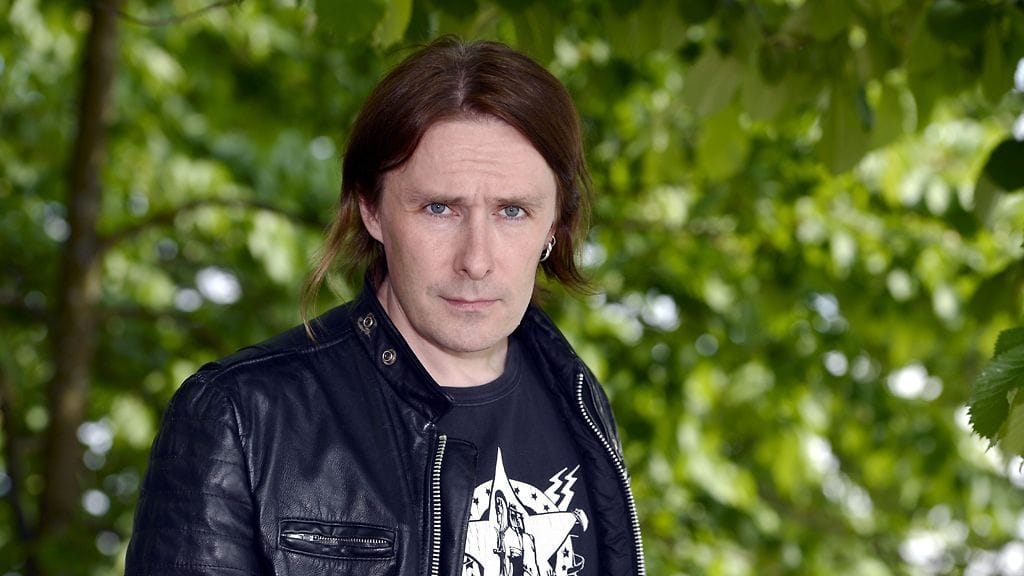 Kalle Ahola kertoo levyn työstämisestään.