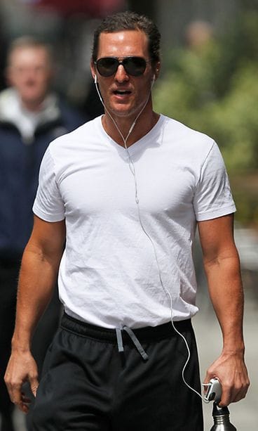 Tällainen adonis Matthew McConaughey oli vielä viime huhtikuussa.