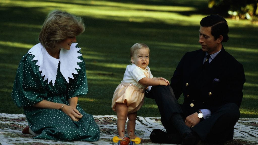Diana ja Charles yksivuotiaan Williamin kanssa Uudessa-Seelannissa vuonna 1983.