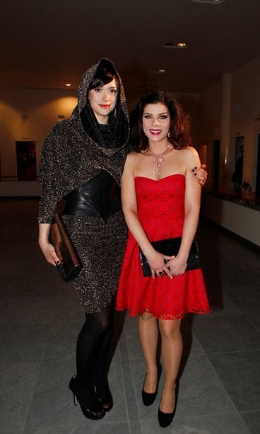 Krista ja Armi saapuivat samaa matkaa.