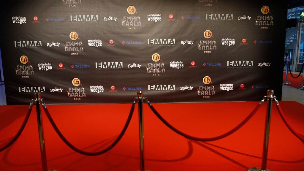 Punaista mattoa käytettiin arvokkaita vieraita varten varmuudella ainakin 1800-luvulta alkaen. Vuonna 1821 punaista mattoa käytettiin, kun Yhdysvaltain presidentti James Monroe saapui laivalla Prospect Hilliin Etelä-Carolinaan ja joen törmälle oli levitetty häntä varten punainen matto.