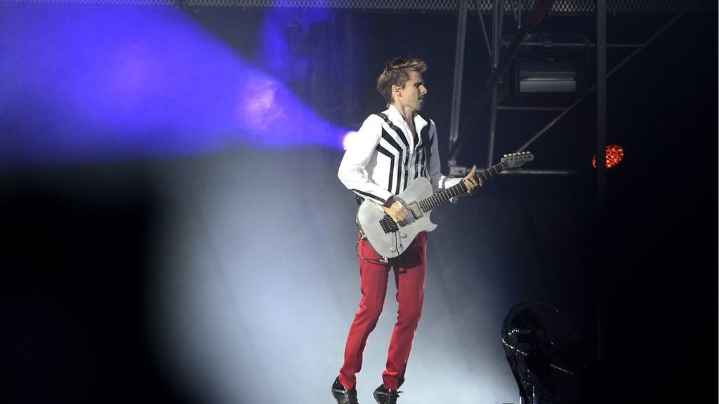 Matthew Bellamy otti lavan haltuun Olympiastadionilla.