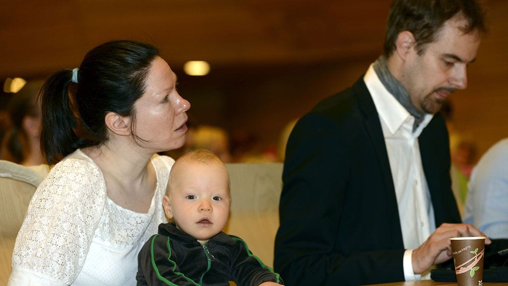 Anni Sinnemäki poikansa Rufuksen kanssa