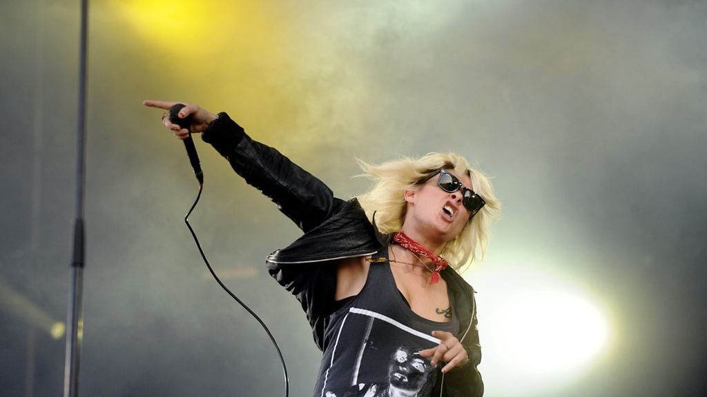 Maja Ivarsson Ruisrockin lavalla.