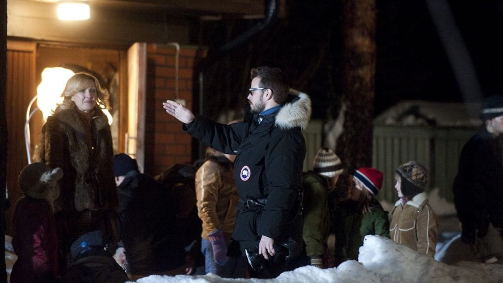 Ohjaaja Franzén, Mari Perankoski ja lapsinäyttelijöitä.